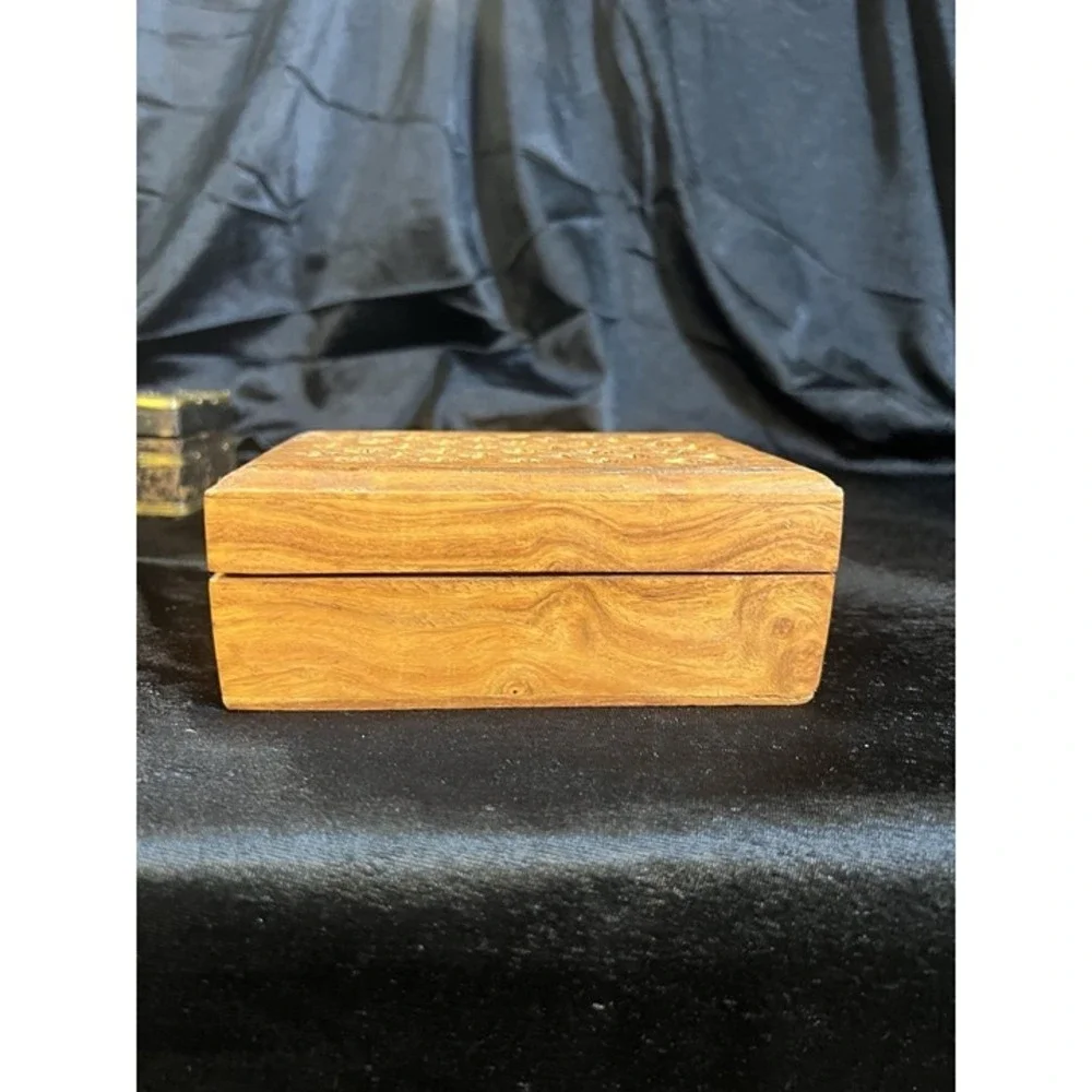 VTG PIERCED WOOD TRINKET BOX 6 x‎ 4 x 2.5 (2191)